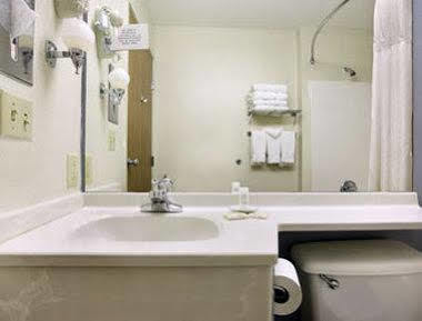 Microtel Inn & Suites By Wyndham Kansas City Airport Exterior photo